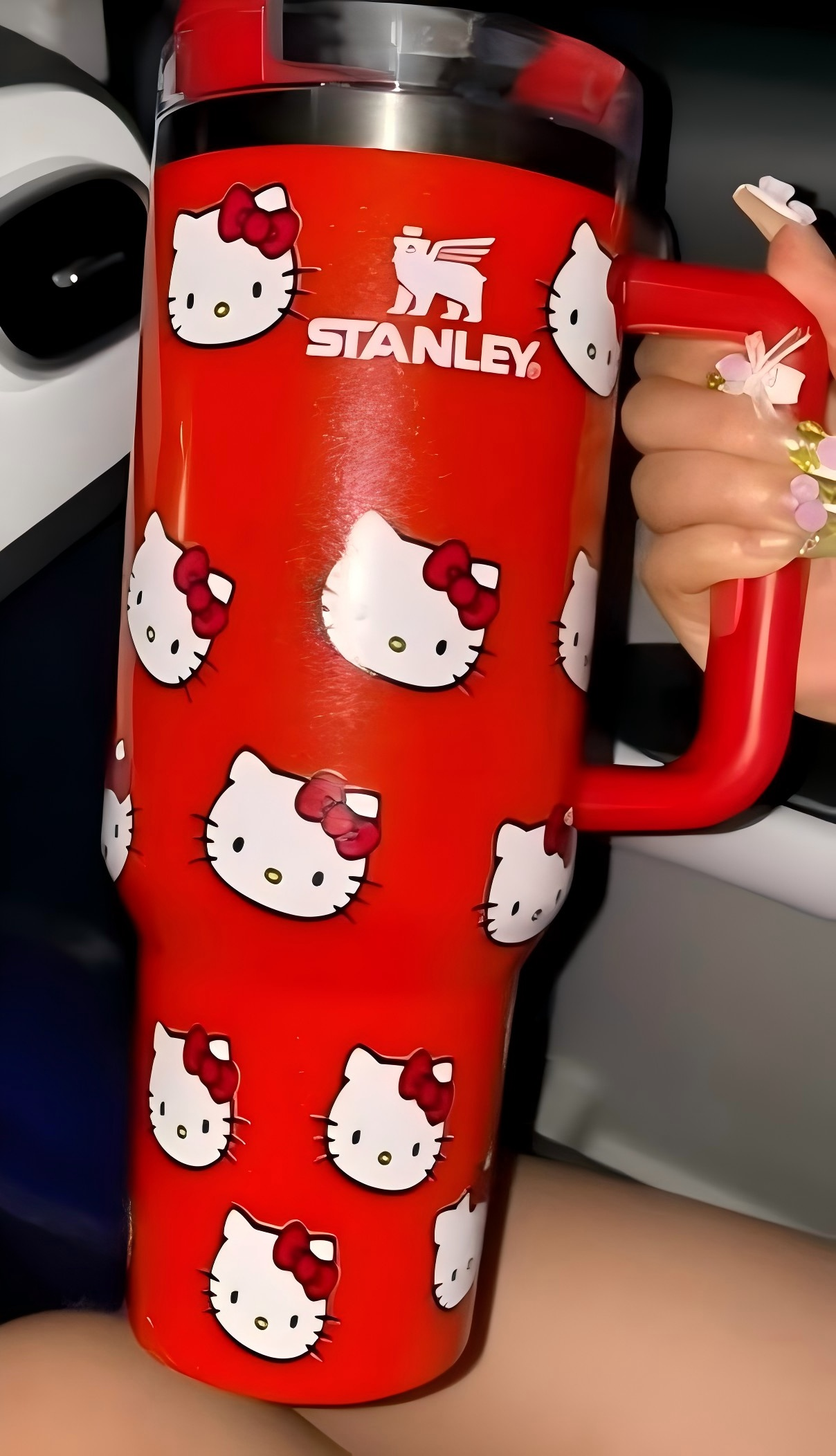 🔥40 OZ Hello Kitty In-Car Insulated Cup